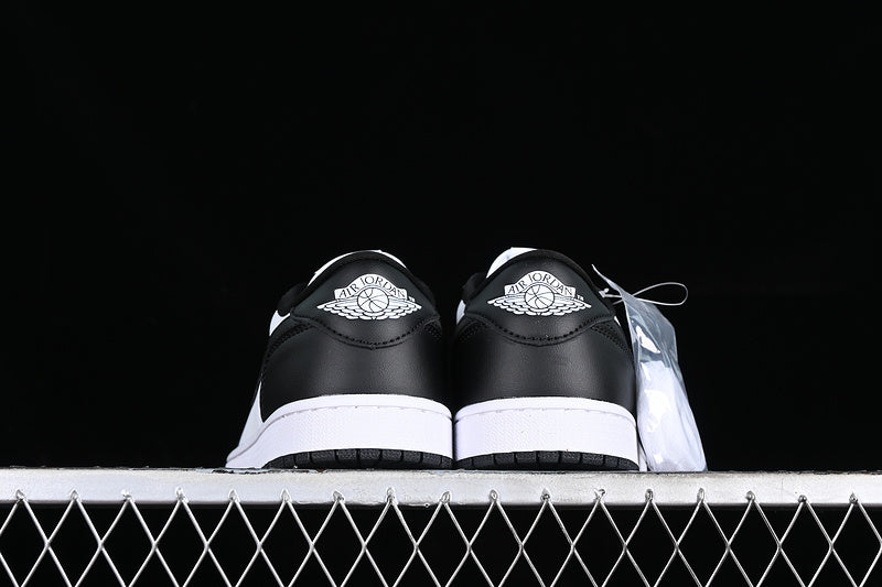 Jordan 1 Low
Panda (2023)