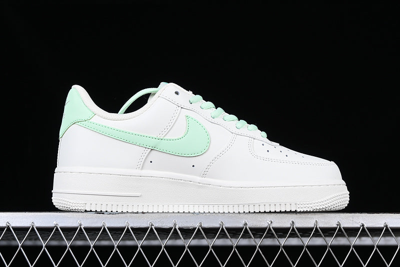 Nike Air Force 1 Low
Mint Swoosh (GS)