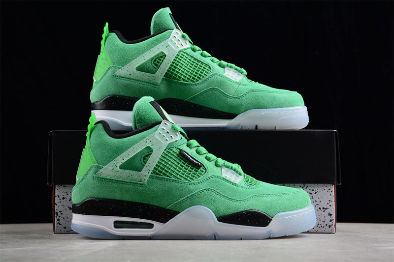 Jordan 4 Retro
Wahlburgers