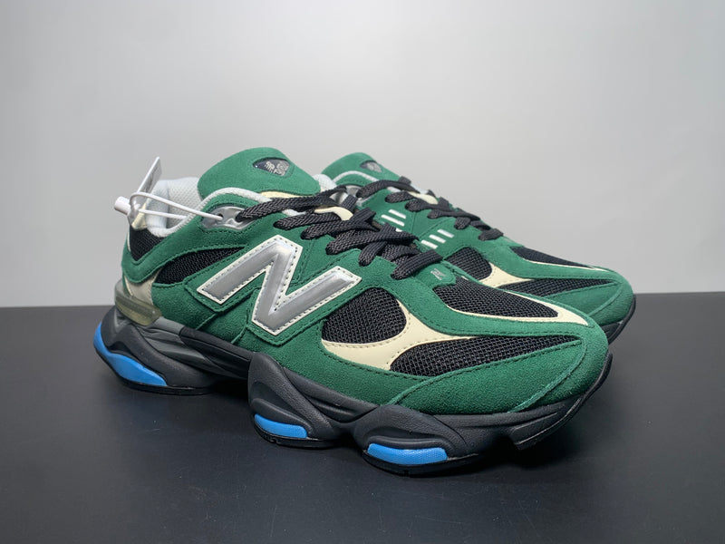 New Balance 9060
Team Forest Green