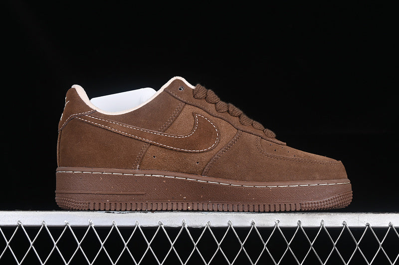 Nike Air Force 1 Low '07
Suede Cacao Wow