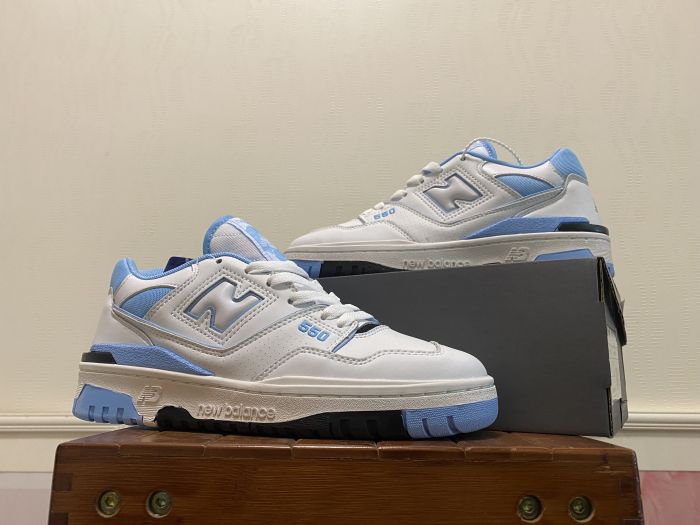 New Balance 550
UNC White University Blue