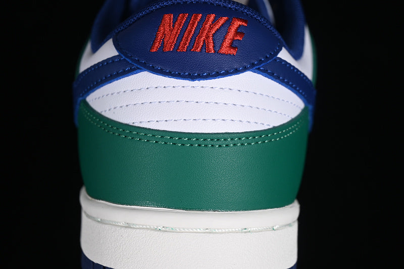 Nike Dunk Low Retro
Gorge Green Deep Royal Blue