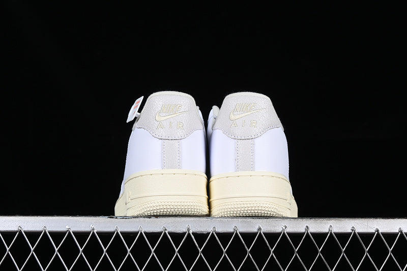 Nike Air Force 1 Low '07
Jewel Pale Vanilla