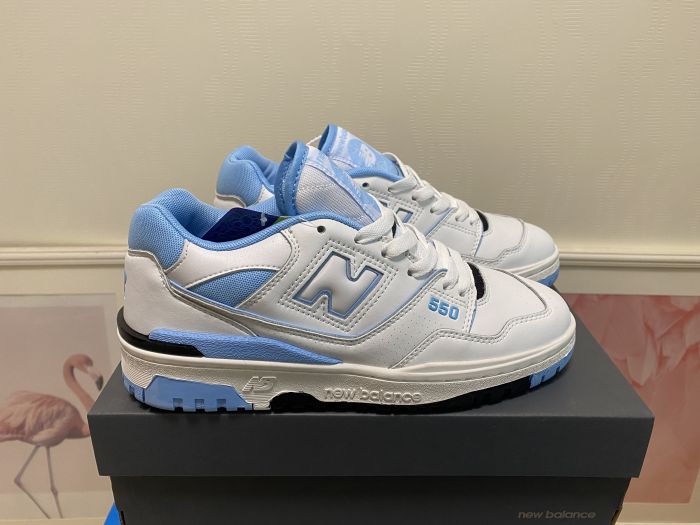 New Balance 550
UNC White University Blue