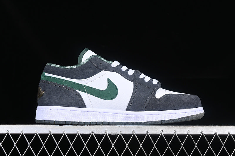 Jordan 1 Retro Low
North Side