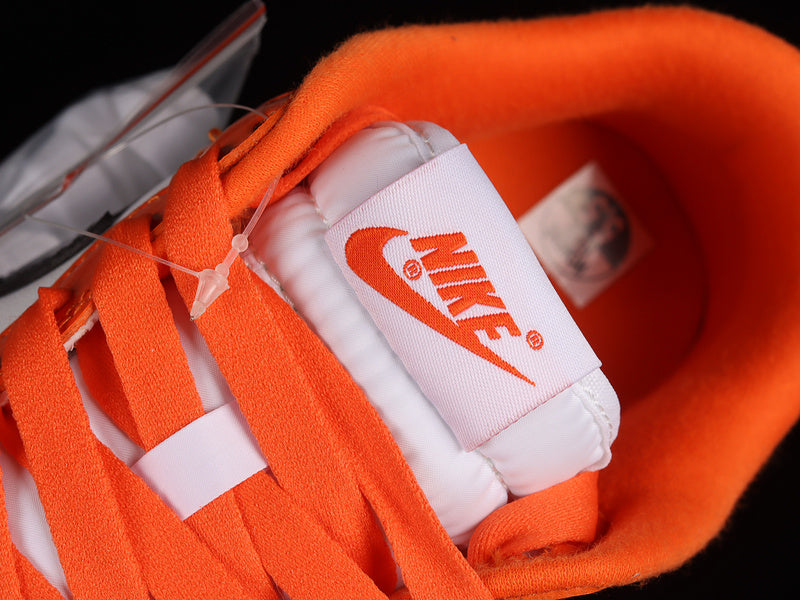 Nike Dunk Low
Patent Halloween (2022)