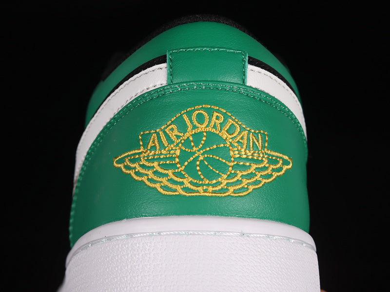 Jordan 1 Low SE
Holiday Special (2022) (GS)