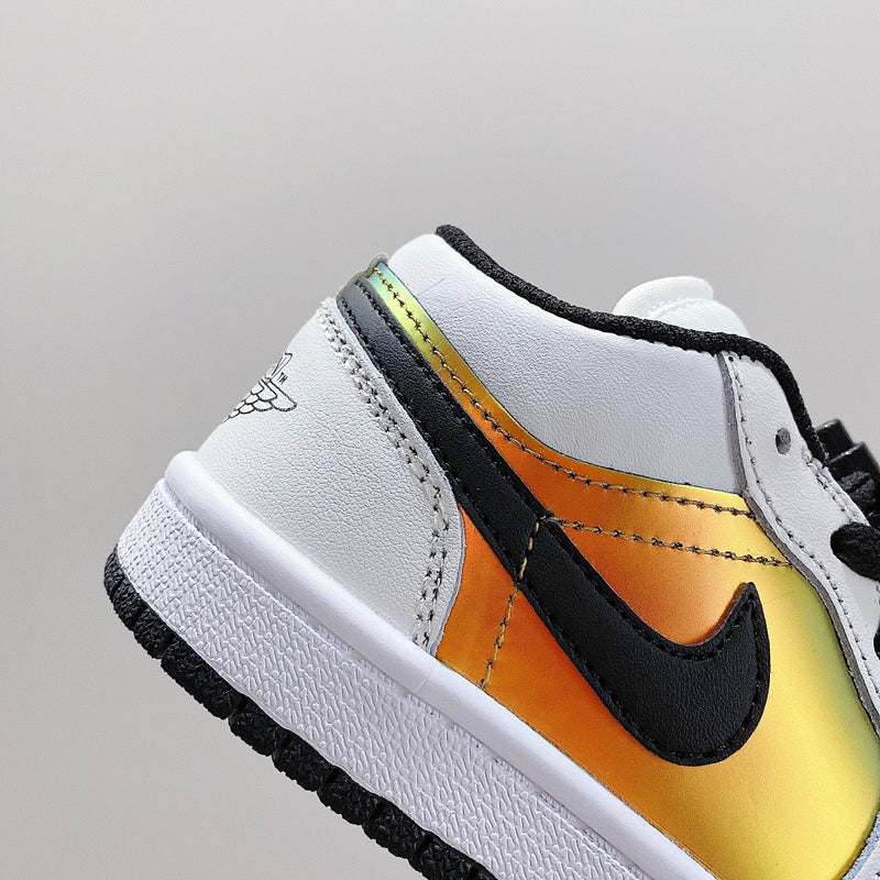 Jordan 1 Low
Metallic Gold (GS) Kids