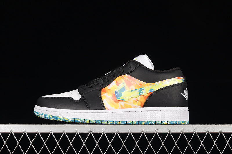 Jordan 1 Low
Tie Dye (GS)