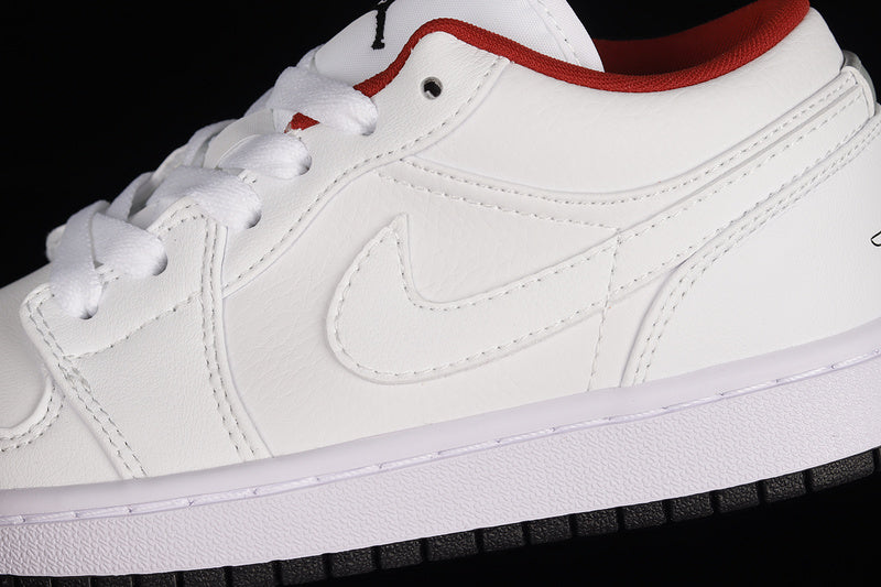 Jordan 1 Low
White Gym Red Black (GS)