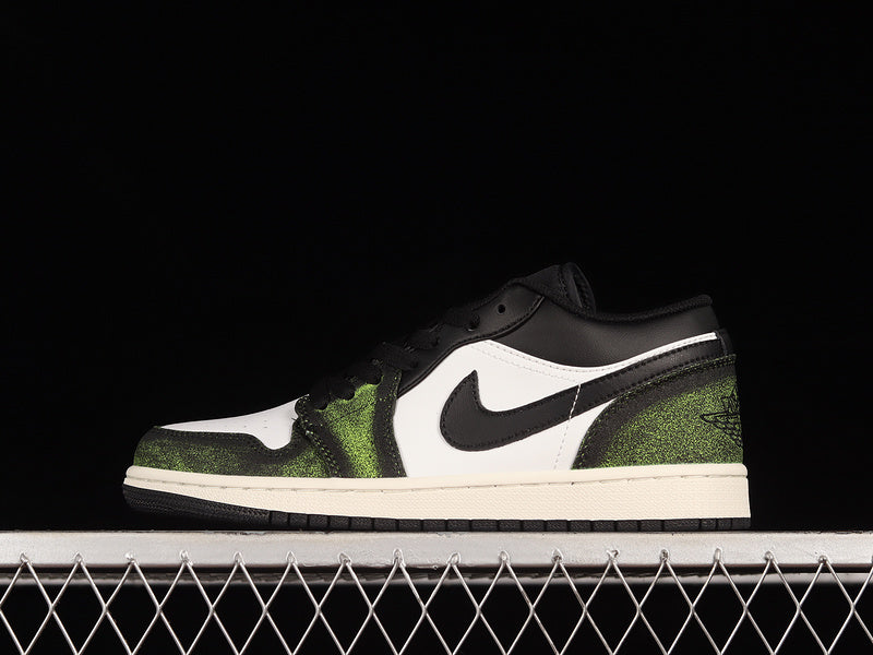 Jordan 1 Low
Wear Away Electric Green