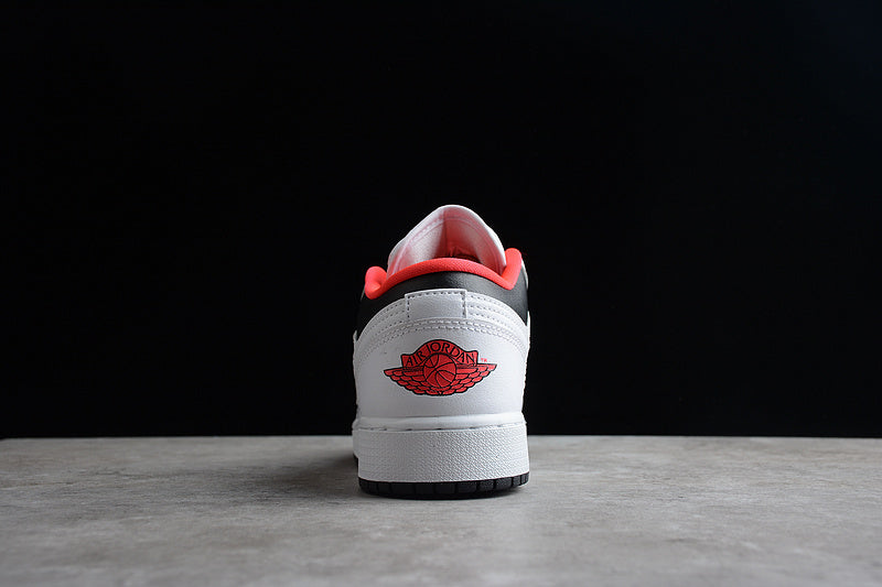 Jordan 1 Low
White Black Infrared (GS)