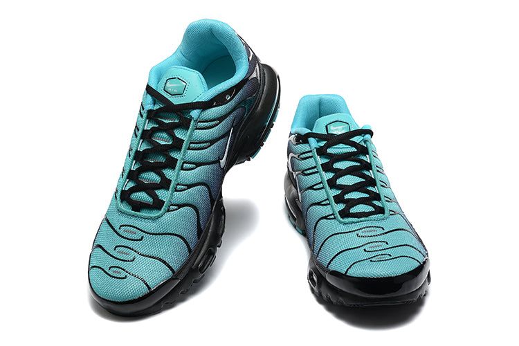 Nike Air Max Plus
Light Retro Blue