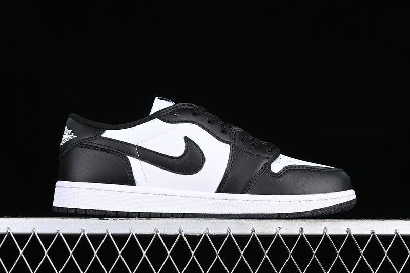 Jordan 1 Low
Panda (2023)