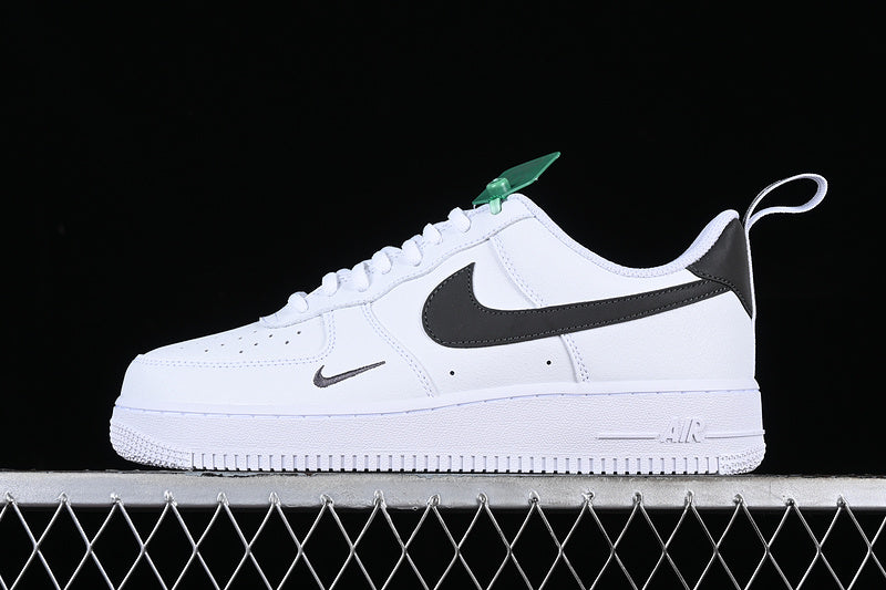 Nike Air Force 1 Low '07 LV8
White Metallic Dark Grey