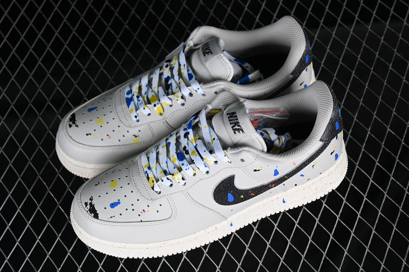 Nike Air Force 1 Low
Paint Splatter