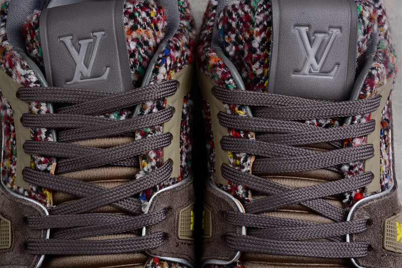 Louis Vuitton Trainer
Grey Multicolor