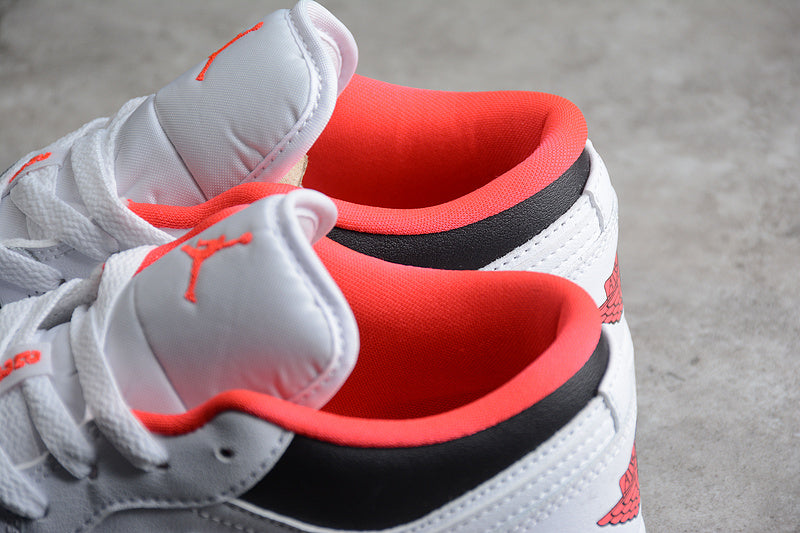 Jordan 1 Low
White Black Infrared (GS)