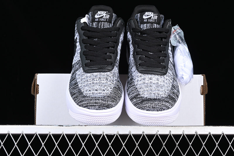 Nike Air Force 1 Flyknit 2.0
Oreo (GS)