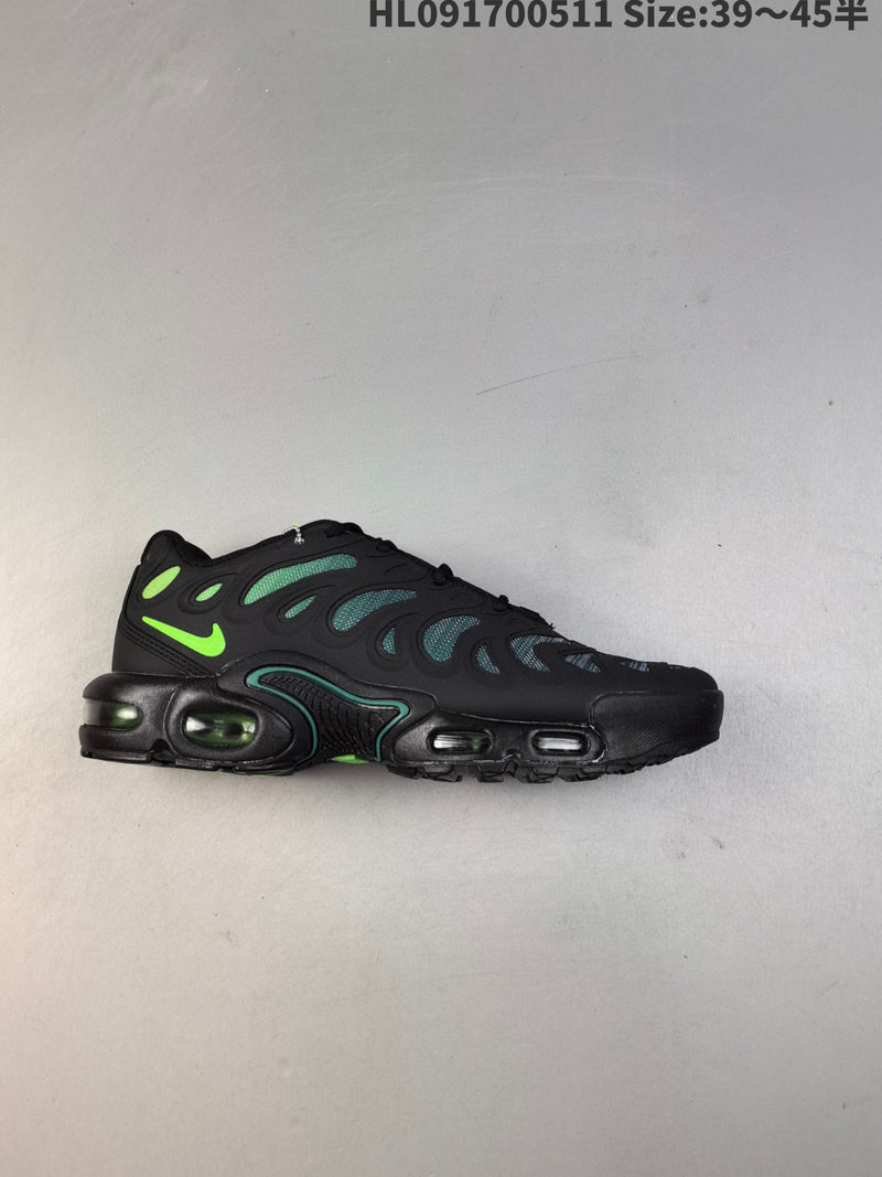 Nike Air Max Plus Drift
Black Volt