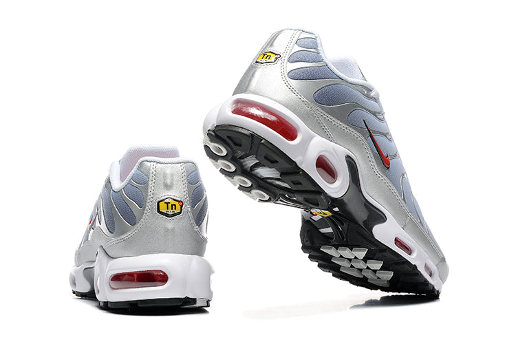 Nike Air Max Plus
Silver Bullet