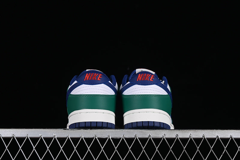 Nike Dunk Low Retro
Gorge Green Deep Royal Blue