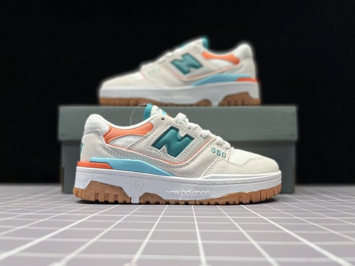 New Balance 550
Sea Salt Verdigris