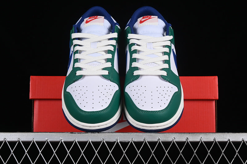 Nike Dunk Low Retro
Gorge Green Deep Royal Blue