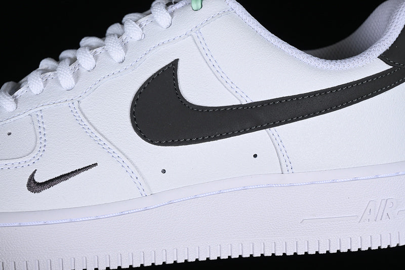 Nike Air Force 1 Low '07 LV8
White Metallic Dark Grey