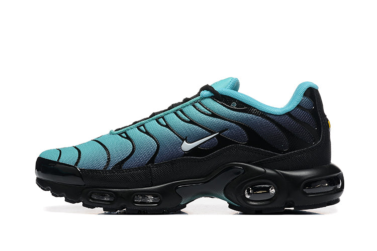 Nike Air Max Plus
Light Retro Blue