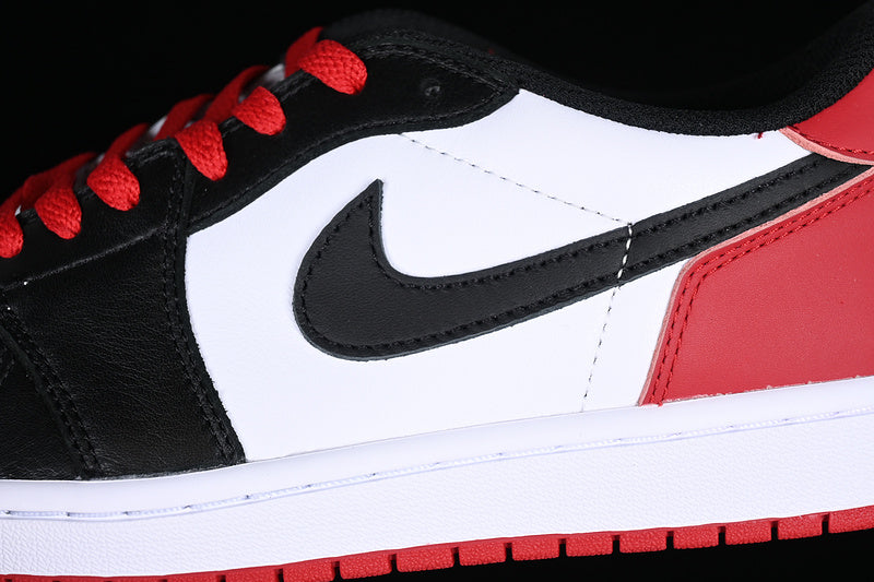 Jordan 1 Retro Low OG
Black Toe (2023)