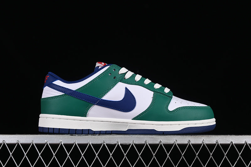 Nike Dunk Low Retro
Gorge Green Deep Royal Blue