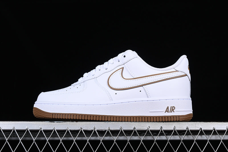 Nike Air Force 1 Low '07
White Bronzine