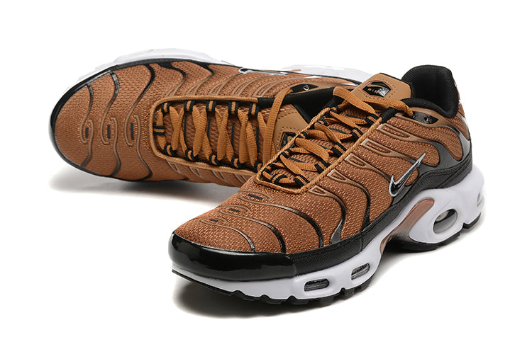 Nike Air Max Plus
Golden Harvest