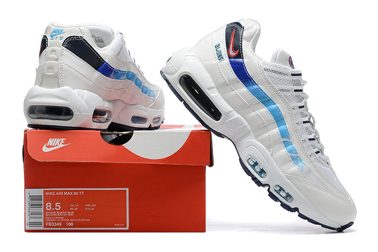 Nike Air Max 95
3 Lions