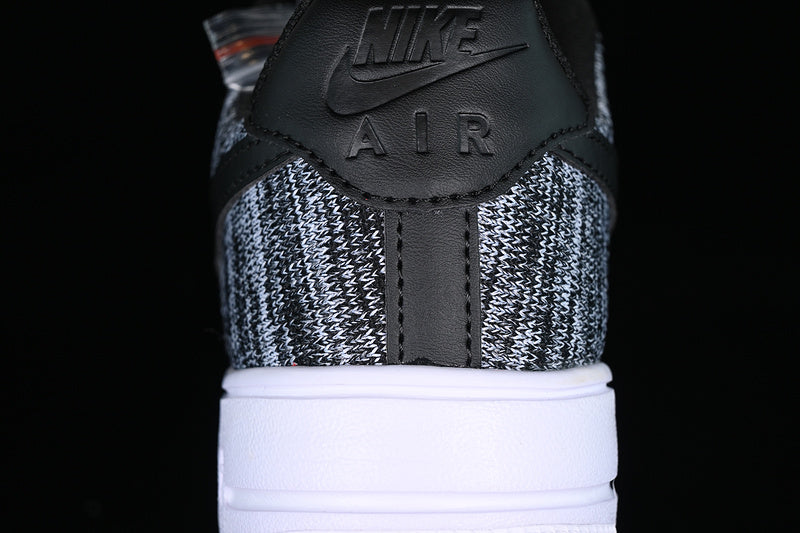 Nike Air Force 1 Flyknit 2.0
Oreo (GS)