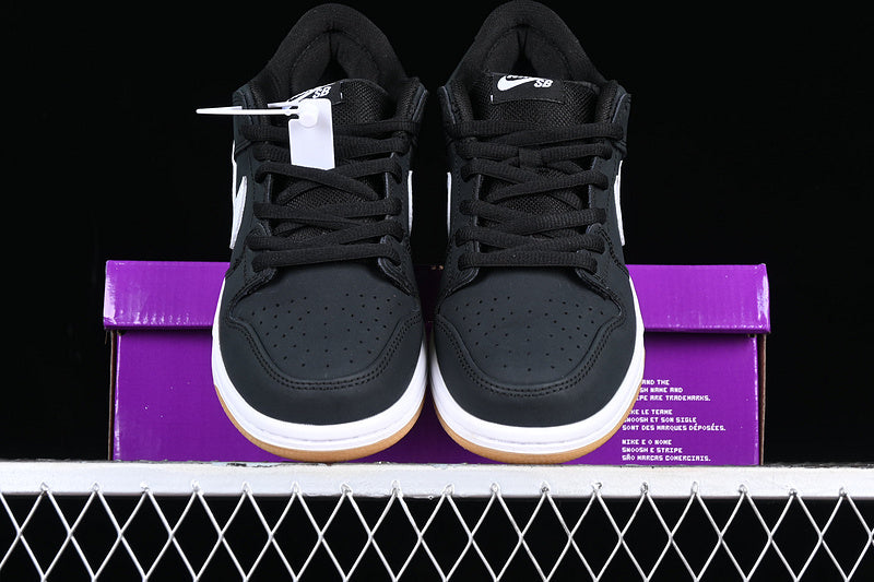 Nike SB Dunk Low Pro
Black Gum