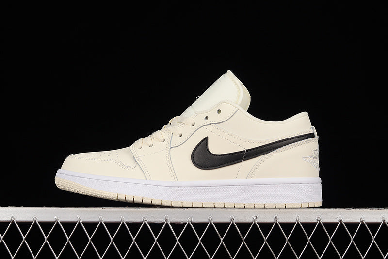 Jordan 1 Low
Coconut Milk