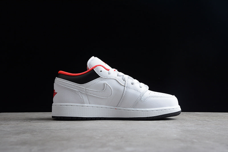 Jordan 1 Low
White Black Infrared (GS)