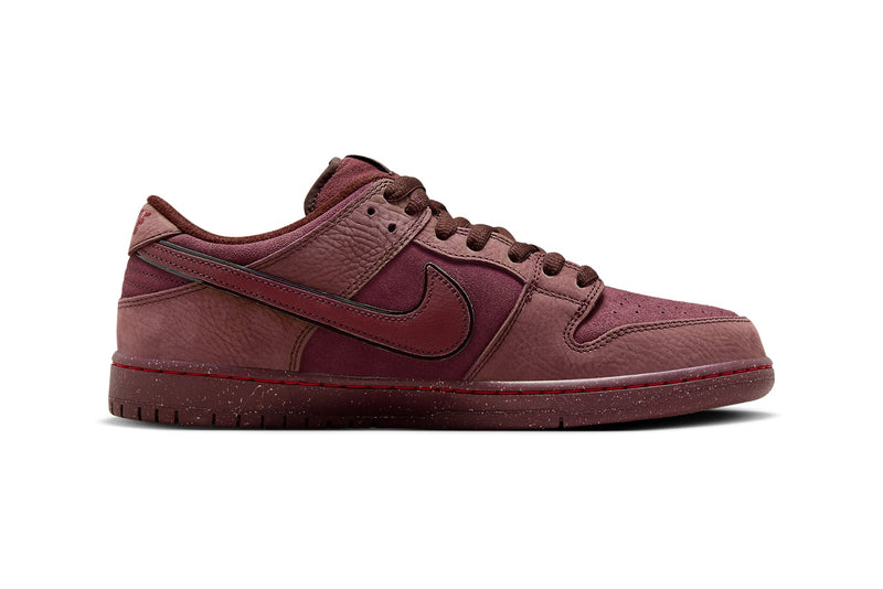 Nike SB Dunk Low valentines day 2024 city of love