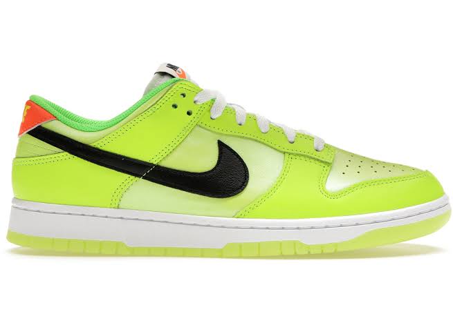 Nike Dunk Low SE
Splash Volt