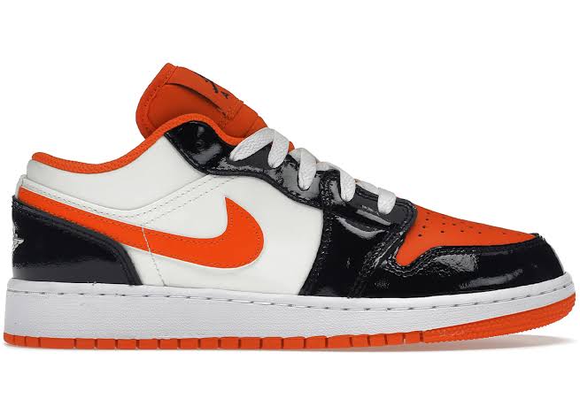 Jordan 1 Low
Halloween (2023) (GS)