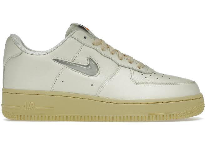 Nike Air Force 1 Low '07 LX
Coconut Milk Lemon Wash