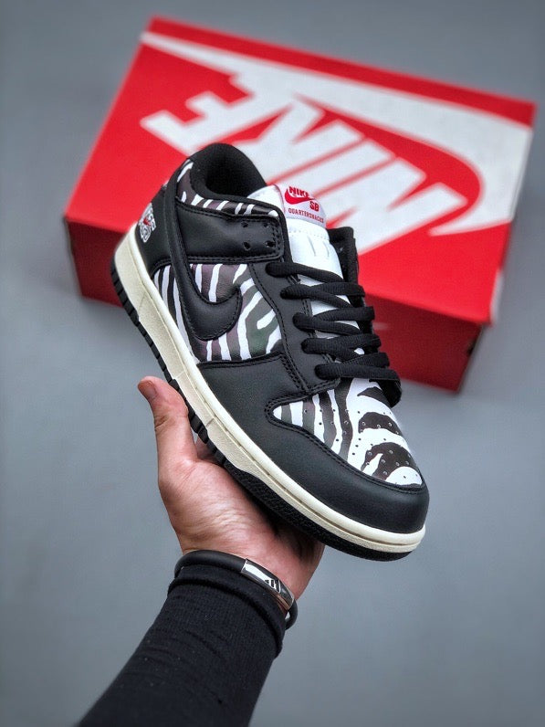 Nike SB Dunk low Quartersnacks Zebra