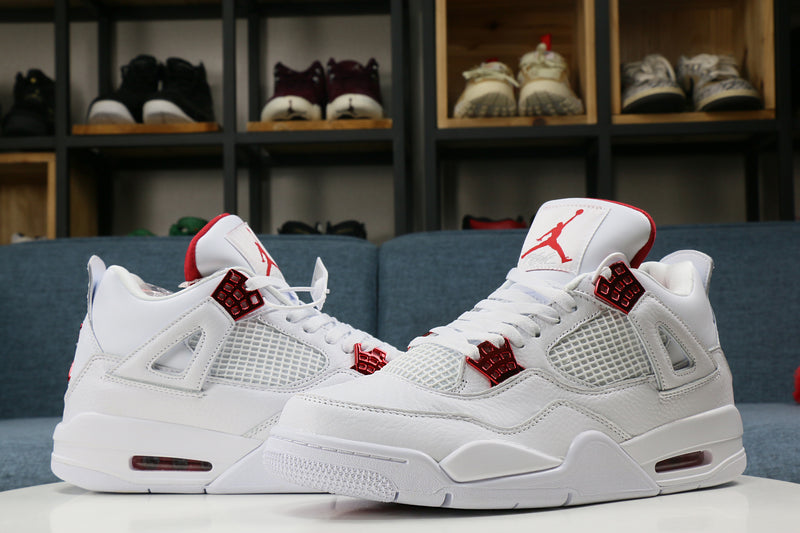 Jordan 4 Retro Metálico Vermelho