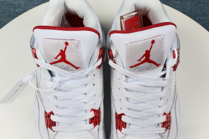 Jordan 4 Retro Metálico Vermelho