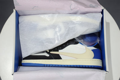 Jordan 1 Retro Low Fragment design Travis Scott