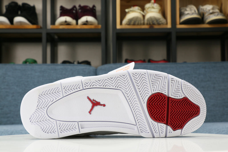 Jordan 4 Retro Metálico Vermelho